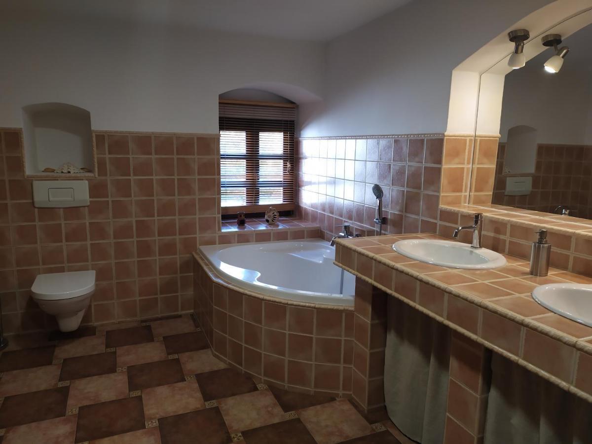Forest Rustic Apartment Brdy Vesin Bagian luar foto